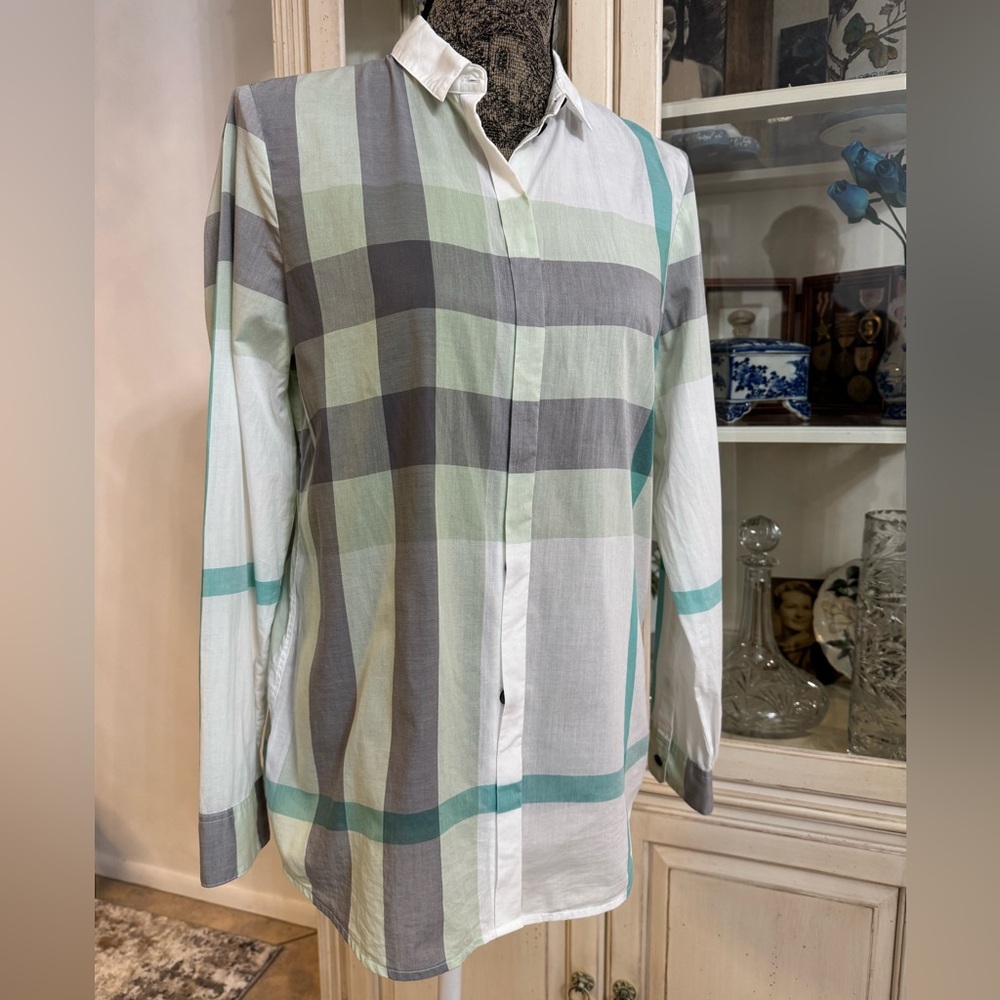 Burberry button down oxford shirt Light mint green white plaid Size small